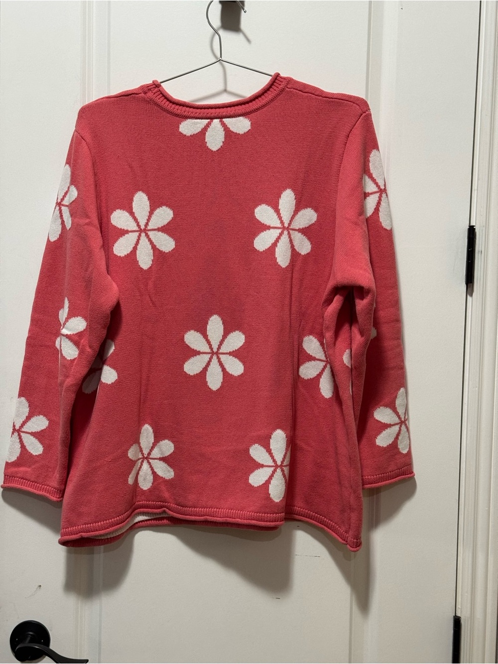 BFA Classics Coral and White Flower Knit Top. Size 1X Pit 26” X L 27”